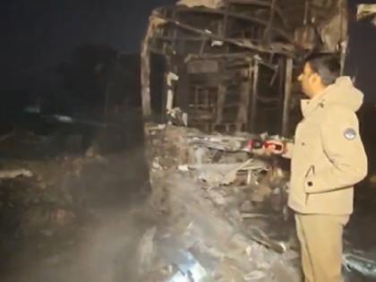 Fog causes massive accident on Delhi-Agra Expressway buses and cars catch fire 4 killed | दिल्ली-आगरा एक्सप्रेसवे पर कोहरे की वजह से भीषण हादसा, बसों और कारों में लगी आग; 4 की मौत Fog causes massive accident on Delhi-Agra Expressway buses and cars catch fire 4 killed | दिल्ली-आगरा एक्सप्रेसवे पर कोहरे की वजह से भीषण हादसा, बसों और कारों में लगी आग; 4 की मौत