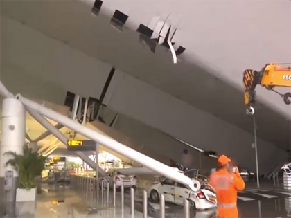 Aviation Minister on Delhi Airport Roof Collapse Says Building That Collapsed Is Old, Was Opened In 2009 | "जो इमारत गिरी वह पुरानी है, 2009 में खोली गई थी": दिल्ली एयरपोर्ट के टर्मिनल 1 की छत का एक हिस्सा गिरने पर बोले केंद्रीय उड्डयन मंत्री Aviation Minister on Delhi Airport Roof Collapse Says Building That Collapsed Is Old, Was Opened In 2009 | "जो इमारत गिरी वह पुरानी है, 2009 में खोली गई थी": दिल्ली एयरपोर्ट के टर्मिनल 1 की छत का एक हिस्सा गिरने पर बोले केंद्रीय उड्डयन मंत्री