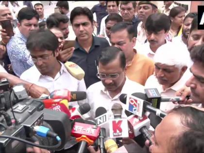 Delhi CM arvind Kejriwal call meeting 53 out of 62 AAP MLAs arrived BJP attacked | दिल्लीः सीएम केजरीवाल ने बुलाई बैठक, ‘आप’ के 62 में से 53 विधायक पहुंचे, भाजपा ने किया हमला