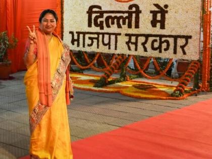 Delhi CM Rekha Gupta Oath live Congratulations half population Rs 2500 in account March 8 Rekha Gupta assured see video | Delhi CM Rekha Gupta Oath: आधी आबादी को बधाई?, 8 मार्च तक खाते में 2500 रुपये?, रेखा गुप्ता ने दिया आश्वासन Delhi CM Rekha Gupta Oath live Congratulations half population Rs 2500 in account March 8 Rekha Gupta assured see video | Delhi CM Rekha Gupta Oath: आधी आबादी को बधाई?, 8 मार्च तक खाते में 2500 रुपये?, रेखा गुप्ता ने दिया आश्वासन