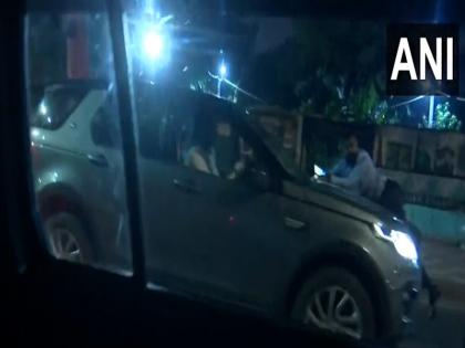 Delhi Man drags cab driver hanging on bonnet of vehicle for 3 km police registers case | दिल्ली: गाड़ी के बोनट पर लटके कैब ड्राइवर को 3 किलोमीटर तक घसीटता रहा शख्स, पुलिस ने दर्ज किया मामला Delhi Man drags cab driver hanging on bonnet of vehicle for 3 km police registers case | दिल्ली: गाड़ी के बोनट पर लटके कैब ड्राइवर को 3 किलोमीटर तक घसीटता रहा शख्स, पुलिस ने दर्ज किया मामला