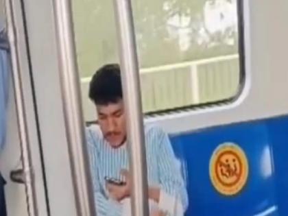 Delhi Police release photo Of man masturbating in Delhi Metro, sought help from people | दिल्ली मेट्रो में मास्टरबेट करने वाले शख्स की तस्वीर पुलिस ने जारी की, लोगों से मांगी शिनाख्त में मदद