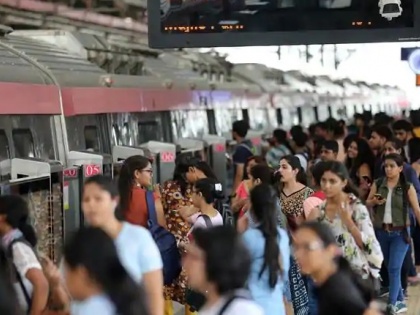 Delhi Metro Free ride for Women scheme: DMRC may issue pink tokens reports | दिल्ली मेट्रो में महिलाओं की फ्री यात्रा के लिए ये है केजरीवाल सरकार की योजना, DMRC के साथ कर रहे हैं प्लानिंग