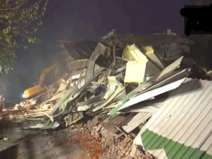 Bulldozer action in Delhi stone-pelting during encroachment removal near Turkman Gate mosque police fire tear gas shells | दिल्ली में बुल्डोजर एक्शन से बवाल, तुर्कमान गेट में मस्जिद के पास अतिक्रमण हटाने के दौरान पत्थरबाजी; पुलिस ने दागे आंसू गैस के गोले Bulldozer action in Delhi stone-pelting during encroachment removal near Turkman Gate mosque police fire tear gas shells | दिल्ली में बुल्डोजर एक्शन से बवाल, तुर्कमान गेट में मस्जिद के पास अतिक्रमण हटाने के दौरान पत्थरबाजी; पुलिस ने दागे आंसू गैस के गोले