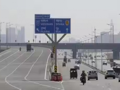 now pay 5,000 challan for taken two wheeler on Delhi-Mumbai Expressway | दिल्ली-मुंबई एक्सप्रेसवे पर दोपहिया वाहन लेकर गए तो कटेगा 5,000 का चालान, यातायात विभाग ने की पुलिस की तैनाती