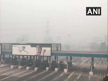 Delhi NCR Pollution: air quality remains severe, as thick smog stiffening its choke | Delhi NCR Pollution: दिल्ली पर प्रदूषण का कहर जारी, हवा की गुणवत्ता गंभीर श्रेणी में बरकरार, सांस लेना दूभर