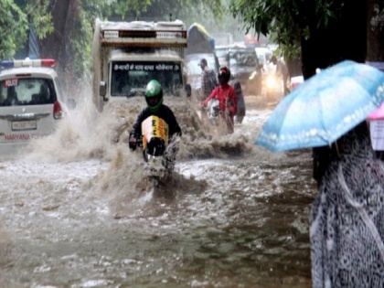 Delhi NCR Rain alert, weather update, Noida schools to remain closed from classes 1 to 8 today | Delhi-NCR: बारिश से पानी-पानी हुई दिल्ली, नोएडा के स्कूलों में कक्षा-1 से 8 तक आज छुट्टी , गुरुग्राम में वर्क फ्रोम होम की एडवायजरी
