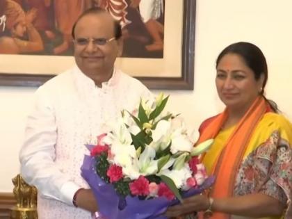 Delhi New CM LIVE BJP MLA Rekha Gupta meets Delhi LG Vinai Kumar Saxena stakes claim govt take oath Chief Minister 20th February see video | Delhi New CM: एलजी वीके सक्सेना से मुलाकात?, सरकार बनाने का दावा पेश, कल शपथ ग्रहण, देखें वीडियो Delhi New CM LIVE BJP MLA Rekha Gupta meets Delhi LG Vinai Kumar Saxena stakes claim govt take oath Chief Minister 20th February see video | Delhi New CM: एलजी वीके सक्सेना से मुलाकात?, सरकार बनाने का दावा पेश, कल शपथ ग्रहण, देखें वीडियो