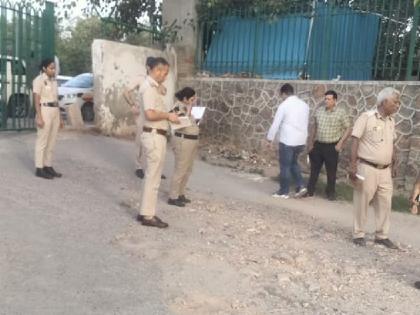 Delhi Accused of raping 9-year-old girl arrested nabbed in Hapur after police encounter | Delhi: 9 साल की मासूम से दुष्कर्म करने वाला आरोपी गिरफ्तार, पुलिस मुठभेड़ के बाद हापुड़ में दबौचा गया Delhi Accused of raping 9-year-old girl arrested nabbed in Hapur after police encounter | Delhi: 9 साल की मासूम से दुष्कर्म करने वाला आरोपी गिरफ्तार, पुलिस मुठभेड़ के बाद हापुड़ में दबौचा गया