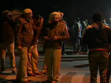 Delhi: A terrifying night for the husband, as the wife poured boiling oil and chili powder on him while he was sleeping, saying, "If you scream, I'll add more | Delhi: पति के लिए भयावह रात, सोते समय पत्नी ने खौलता तेल डाला, छिड़का मिर्च पाउडर, बोली- चिल्लाया तो और डालूँगी