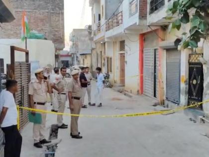 delhi police Triple murder in South Delhi 3 dead bodies found younger son killed his parents and elder brother | छोटे बेटे ने मां-पापा और बडे़ भाई को मार डाला, दक्षिणी दिल्ली में ट्रिपल मर्डर, घर में मिली 3 लाश