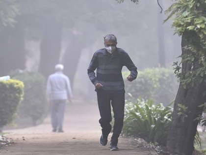 Delhi Air Pollution increases problems of children and the elderly, respiratory problems increased in AIIMS | दिल्ली की दमघोंटू हवा ने बच्चों और बुजुर्गों की बढ़ाई मुसीबत, AIIMS में बढ़े सांस के रोगी