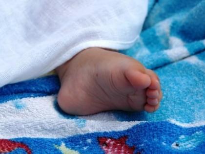 8 month old baby girl raped by cousin brother delhi police | शर्मनाक: 8 माह की नन्ही बहन बनीं 28 साल के भाई की हवस का शिकार