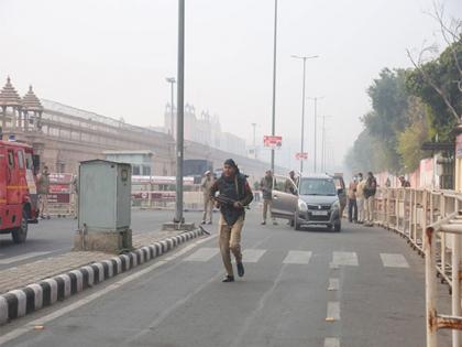 pak terror plot busted in Delhi ahead of Republic Day police on hunt for 4 more suspects | दिल्लीः दो आतंकवादियों की गिरफ्तारी के बाद 4 और संदिग्धों की तलाश में जुटी पुलिस, निशाने पर थे दक्षिणपंथी नेता, सिग्नल ऐप के जरिए आकाओं से करते थे बातचीत