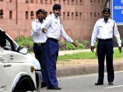 More than 7000 fined for traffic violations on Holi in Delhi | होली पर शराब पीकर वाहन चलाना पड़ा महंगा, दिल्ली ट्रैफिक पुलिस ने काटे 7000 से ज्यादा चालान
