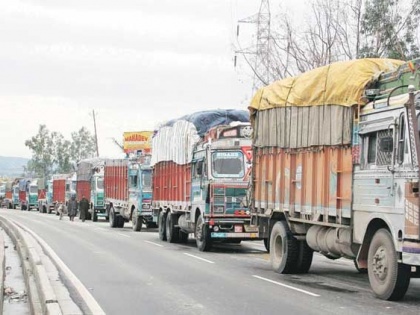 Heavy and medium goods vehicles will not be enter Delhi from 11 pm tonight to 11th November | दिल्‍ली: आज से बड़े ट्रकों की एंट्री बंद, मझोले ट्रक भी बैन, जानें कब तक लागू रहेगा ये नियम