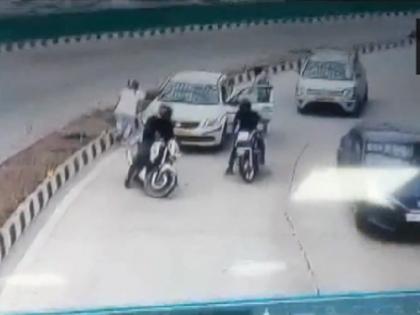 Delhi Police arrested 5 people in connection with theft in Pragati Maidan tunnel bike riders carried out the robbery in broad daylight | दिल्ली: प्रगति मैदान टनल में चोरी के मामले में पुलिस ने 5 लोगों को किया गिरफ्तार, दिनदहाड़े बाइक सवारों ने लूट को दिया था अंजाम