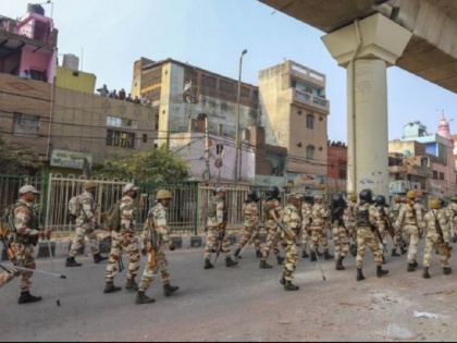 Delhi Violence: Things are peaceful in northeast Delhi, Security personnel are flagging the march | दिल्ली हिंसा: उत्तरपूर्वी दिल्ली में हालात शांतिपूर्ण, सुरक्षाकर्मी निकाल रहे हैं फ्लैग मार्च; अफवाहों पर ध्यान न देने का किया अनुरोध