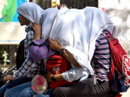 Delhi Temperature All heat records broken mercury reached 52.3 degrees Celsius in Delhi | Delhi Temperature: अजब-गजब दिल्ली का मौसम, कहीं पारा पहुंचा 52 डिग्री तो कहीं हल्की बूंदाबांदी