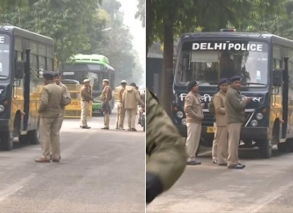 After Pulwama Terror Attack Delhi Security tightened | पुलवामा हमले के बाद पूरी दिल्ली हाई अलर्ट पर, पाकिस्तान उच्चायोग के आसपास बढ़ाई गई सुरक्षा