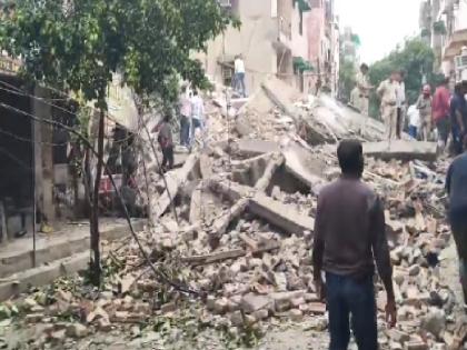 Rohini Building Collapses: दिल्ली में भरभरा कर गिरी निर्माणधीन इमारत, मलबे  में फंसे लोग; बचाने की जद्दोजहद जारी