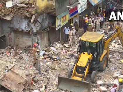 Delhi's Sabzi Mandi area building collapse Bodies two minors case has been registered under section 304 of IPC | दिल्ली के सब्जी मंडी इलाके में चार मंजिला इमारत गिरने से बड़ा हादसा, दो बच्चों की मौत, देखें वीडियो!