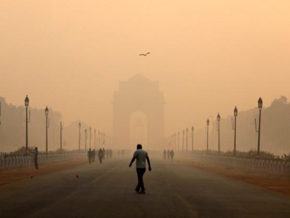 Major pollutants PM 2.5 at 500 severe very poor in delhi AQI data after diwali 2019 | जहरीली धुंध में घिरी रही दिल्ली, लगातार तीसरे दिन स्थिति बदतर, लोगों के स्वास्थ्य पर पड़ा गंभीर असर