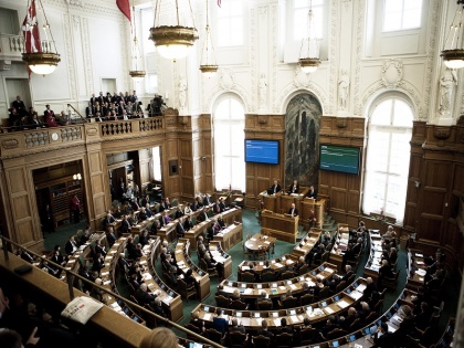 Denmark parliament will debate on male circumcision | खतना पर रोक लगाने को लेकर डेनमार्क की संसद में होगा मतदान, 50 हजार लोगों के दस्तखत के बाद उठा मुद्दा