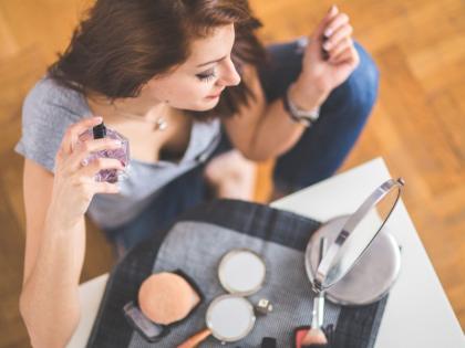 Survey says use of perfume deodorant can cause cancer asthma and other skin problems | शोध: परफ्यूम का इस्तेमाल बढ़ाता है कैंसर, अस्थमा जैसे जानलेवा रोगों का खतरा