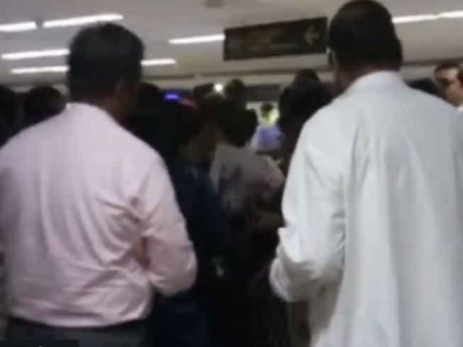NRC Assam: Trinamool Congress 8 MP and MLA delegation detained at Silchar airport | असम: NRC पर हंगामा, सिलचर एयरपोर्ट पर तृणमूल कांग्रेस के आठ नेता हिरासत में