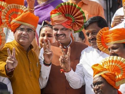 Devendra Fadnavis Oath: महाराष्ट्र में बदले की नहीं, बल्कि बदलाव की राजनीति?, देवेंद्र फडणवीस ने कहा- 5 साल तक स्थिर सरकार देंगे, एकनाथ शिंदे बोले- हरसंभव सहयोग दूंगा