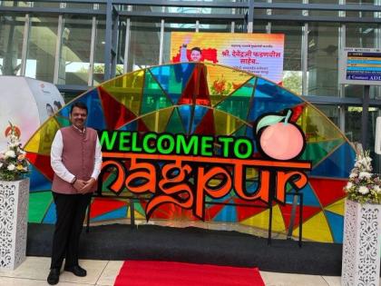 WATCH Maharashtra Chief Minister Devendra Fadnavis Ek hain toh safe hain Modi hain toh mumkin hain grand welcome in Nagpur SEE video | WATCH Maharashtra Chief Minister Devendra Fadnavis: 'एक हैं तो सेफ हैं' और 'मोदी हैं तो मुमकिन हैं' के नारे से स्वागत?, नागपुर में सीएम फडणवीस का भव्य स्वागत, देखें