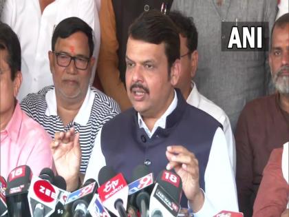 A police team recorded my statement in the transfer, posting case tells Devendra Fadnavis | महाराष्ट्र: ट्रांसफर पोस्टिंग मामले में देवेंद्र फड़नवीस ने दर्ज कराया अपना बयान, कहा- मैंने सभी सवालों के जवाब दिए