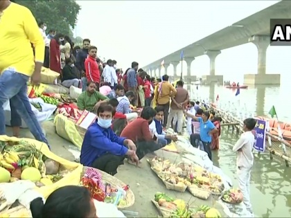 Bihar patna Mahaphar Chhath Puja celebrated archaya asthachalagami bhuvan bhaskar | बिहार में महापर्व छठ पूजा की धूम-धाम, अस्ताचलगामी भुवन भास्कर को अर्घ्य, बेऊर जेल के 39 कैदियों ने भी रखे व्रत