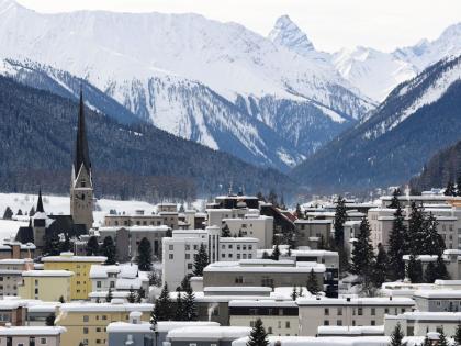 Resort city Davos turned into a fort for World Economic Forum annual meeting | विश्व आर्थिक मंच की सालाना बैठक को लेकर किले में तब्दील हुआ स्विट्जरलैंड का रिसॉर्ट शहर दावोस