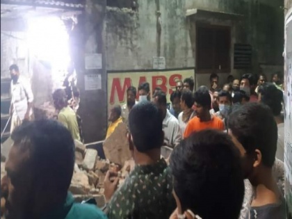 ISKCON Radhakanta temple in Bangladesh Dhaka vandalized money looted | बांग्लादेश: ढाका में ISKCON मंदिर पर भीड़ का हमला, जमकर की गई तोड़फोड़ और लूटपाट