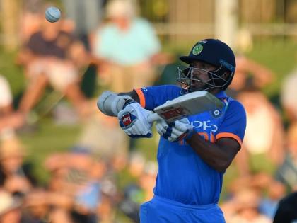 Ind vs NZ, 1st ODI: India beat New Zealand by 8 Wicket lead in series by 1-0 | Ind vs NZ, 1st ODI: कुलदीप-शमी की शानदार गेंदबाजी के बाद धवन ने दिलाई जीत, सीरीज में भारत 1-0 से आगे