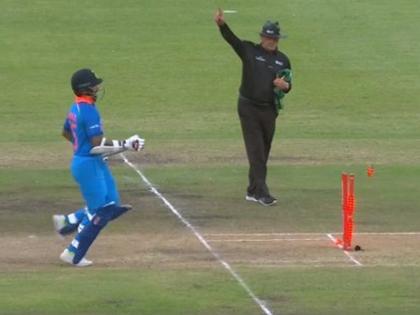 India vs South Africa, 1st ODI: Shikhar Dhawan angry on Virat Kohli after run out, watch video | IND vs SA: पहले वनडे में कोहली पर भड़क गए शिखर धवन, Video हुआ वायरल