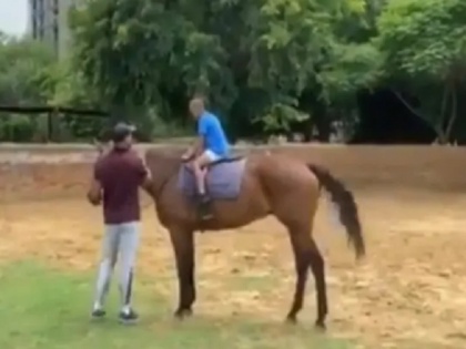 Shikhar Dhawan Gives Horse Riding Lesson to Son Zoraver | शिखर धवन बेटे जोरावर को घुड़सवारी सिखाते आए नजर, शेयर किया Video