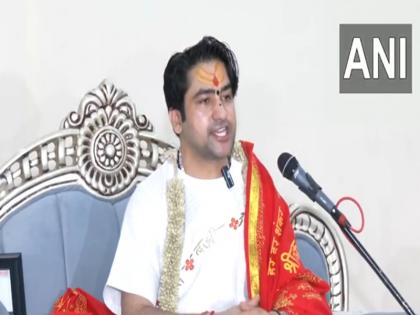 Bageshwar Dham’s Dhirendra Shashtri vows 'Ghar Wapasi' of 'anti-Hindus' ahead of Sambhal visit | VIDEO: बागेश्वर धाम धीरेंद्र शास्त्री ने संभल यात्रा से पहले 'हिंदू विरोधियों' की 'घर वापसी' का संकल्प लिया