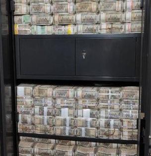 Dhiraj Sahu IT RAID congress mp Rs 360 crore found at factories linked Counting 'highest ever' seizure a single action Congress Rajya Sabha member | Dhiraj Sahu IT RAID: गिनती जारी, 360 करोड़ रुपये बरामद, एकल कार्रवाई में ‘अब तक की सबसे अधिक’ जब्ती, कांग्रेस राज्यसभा सदस्य धीरज प्रसाद साहू के परिसरों पर तलाशी