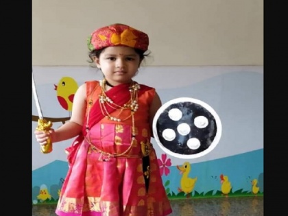 ms dhoni daughter ziva dhoni dressed in jhansi ki rani laxmi bai on Independence Day video goes viral | स्वतंत्रता दिवस के मौके पर पर धोनी की बेटी जीवा बनी झांसी की रानी लक्ष्मीबाई, वायरल हुआ वीडियो