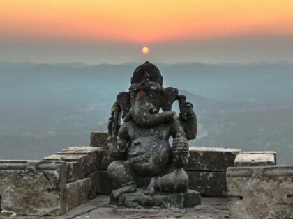 dholkal ganesha story | 3000 फुट ऊंचाई पर स्थित है गणेश प्रतिमा, जुड़ी है ये मिथकीय कथा