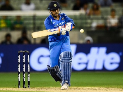 India vs Australia: MS Dhoni makes new records in India series win in Melbourne ODI | IND vs AUS: फिर चमका 'फिनिशिर' धोनी का बल्ला, मेलबर्न वनडे में भारत की जीत में लगाई रिकॉर्ड्स की झड़ी