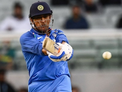 Ind vs Aus: MS Dhoni score 3rd consecutive fifties against Australia | Ind vs Aus: ऑस्ट्रेलिया के खिलाफ धोनी ने की धमाकेदार वापसी, जमाई लगातार तीसरी हाफ सेंचुरी