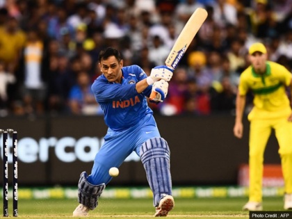 Ind vs Aus: India win First Bilateral ODI series in Australia | Ind vs Aus: धोनी ने एक बार फिर खेली मैच जिताऊ पारी, भारत ने ऑस्ट्रेलिया में पहली बार किया वनडे सीरीज पर कब्जा
