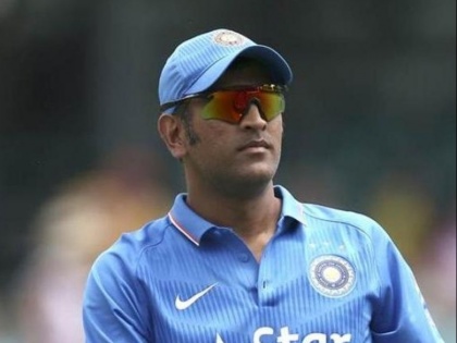 India vs New Zealand 5th ODI: Dhoni should come in place of Dinesh Karthik, says Sunil Gavaskar | IND vs NZ: पांचवें वनडे से पहले गावस्कर का बयान, बताया किस खिलाड़ी को बाहर कर धोनी को मिलना चाहिए मौका