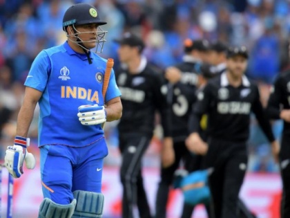 ICC World Cup 2019: Ravi Shastri reveals, why MS Dhoni came to bat at number 7 in semi final against New Zealand | IND vs NZ: कोच रवि शास्त्री ने किया खुलासा, बताई धोनी को सेमीफाइनल में नंबर 7 पर उतारने की वजह
