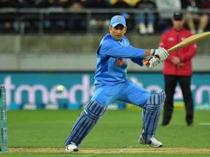 Ind vs NZ: MS Dhoni top scorer with 39 runs in Wellington t20, but registers this unwanted record | IND vs NZ: धोनी ने भारत के लिए बनाए सबसे ज्यादा रन, फिर भी उनके नाम दर्ज हुआ ये अनचाहा रिकॉर्ड