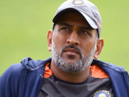 टीम इंडिया की जर्सी में सफेद दाढ़ी के लुक में धोनी